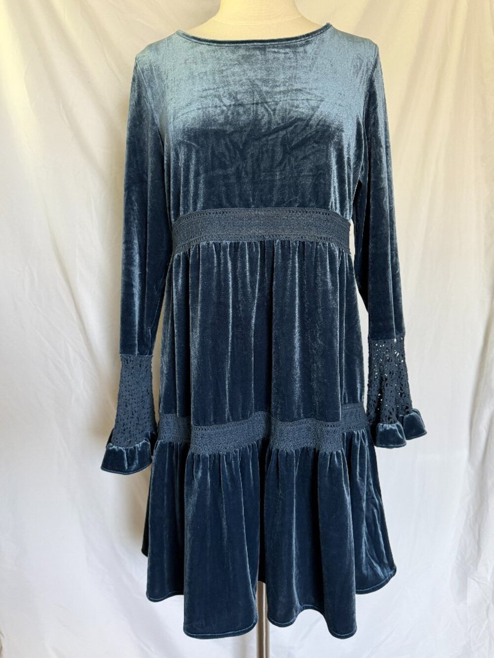easel Long Sleeve Blue Velvet Dress with Lace Detail